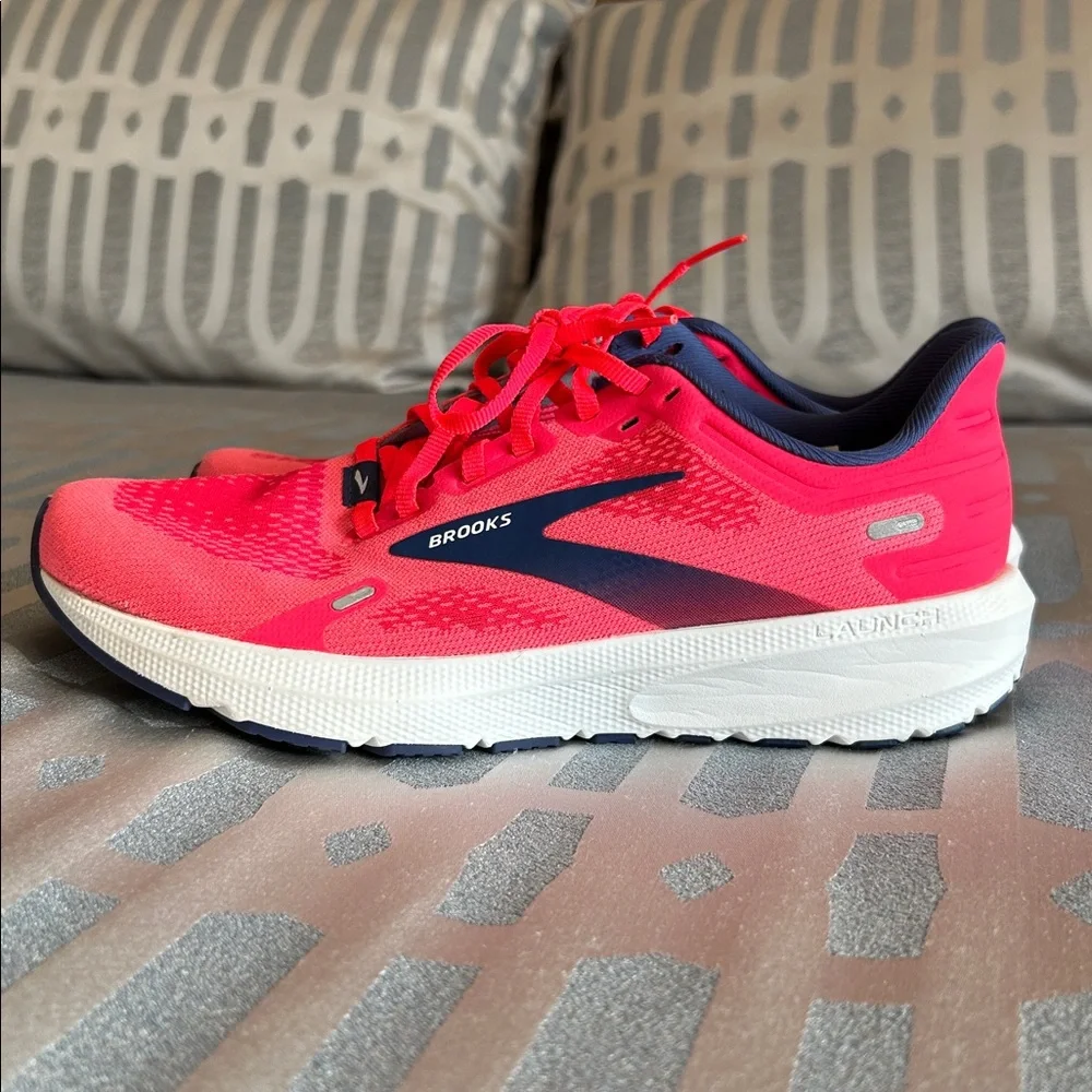 Brooks Running Shoes - Picture 2 of 4